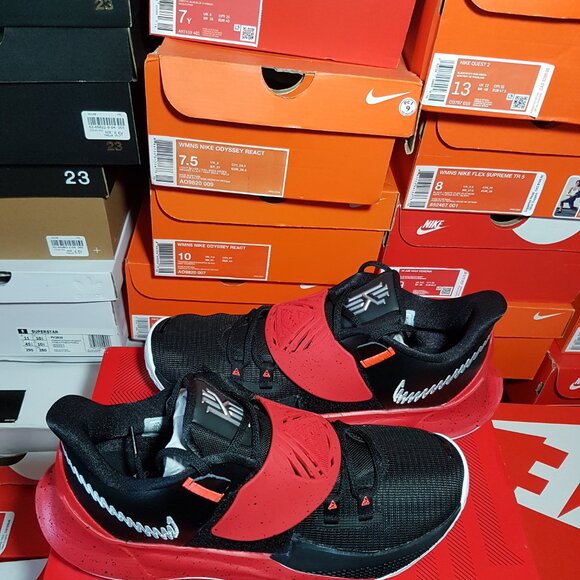 NIKE KYRIE 3 "BRED" MEN'S US SIZE 12.5 BRAND NEW IN BOX - Picture 4 of 9